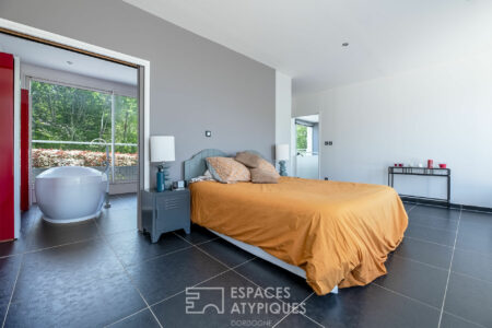Villa contemporaine à Chancelade photographiée par Jean-Luc Renouil, photographe immobilier et pilote de drone en Dordogne.