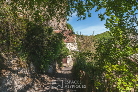 Immobilier Vezac 5 Maison de village à Vézac photographiée par Jean-Luc Renouil photographe immobilier et pilote de drone en Dordogne.